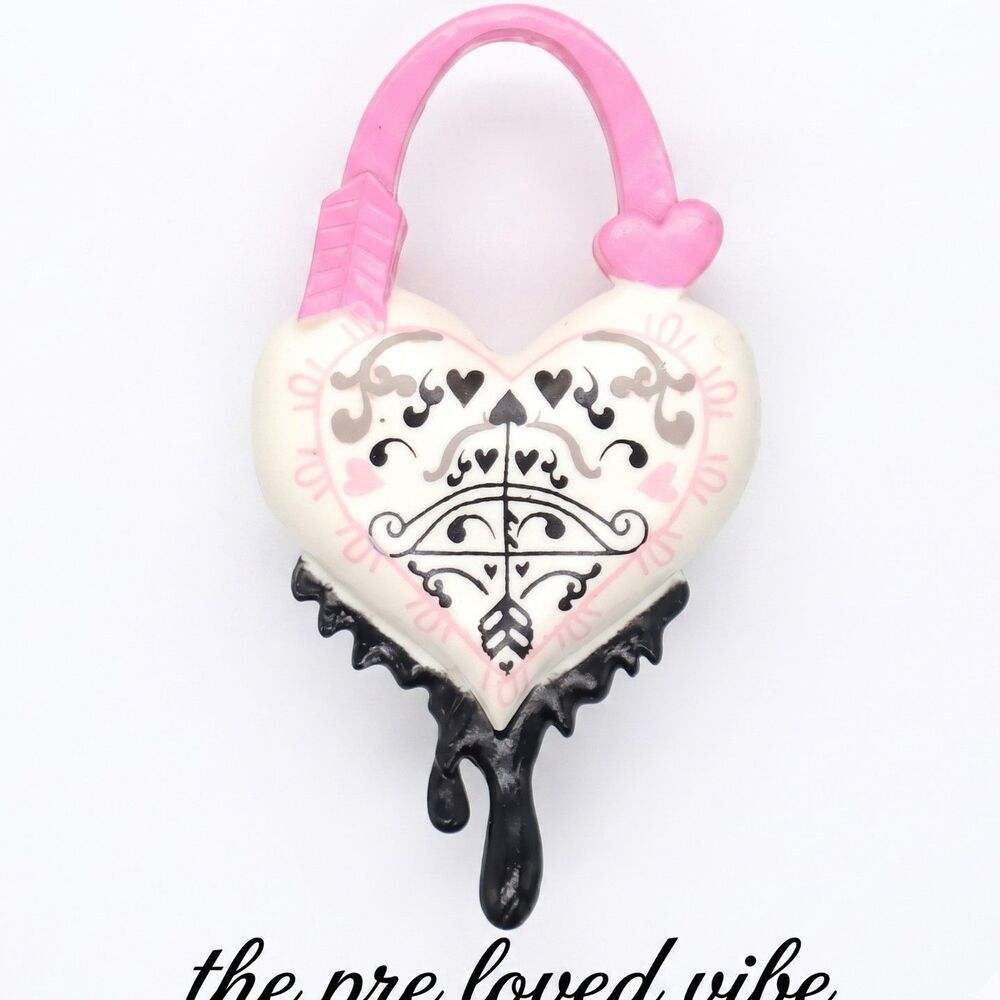Monster High Doll C.A. Cupid Sweet 1600 Purse Heart Shaped